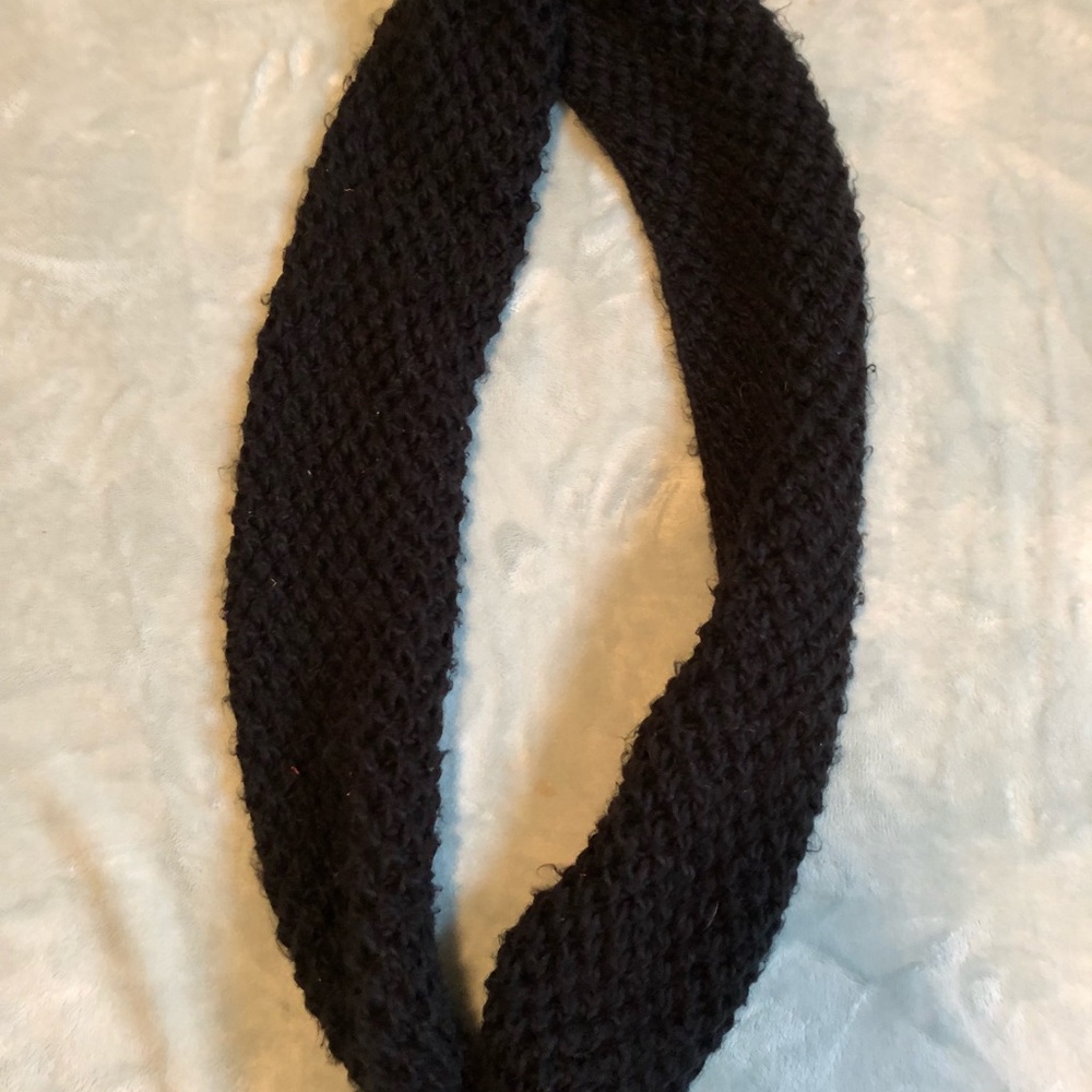 Black infinity scarf